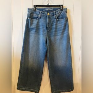 Universal thread highest Rise Wide Leg Crop